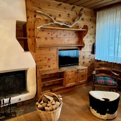 Spacious Alpine Retreat & Parking