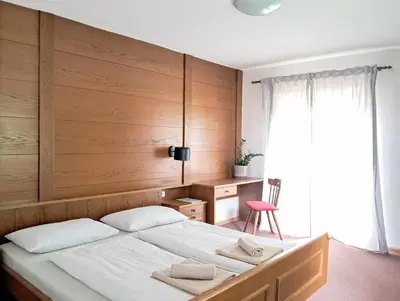 Gallery image of haus e Apartment 3 in Lana