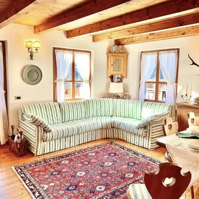 Appartamento ampezzano con ampia balconata