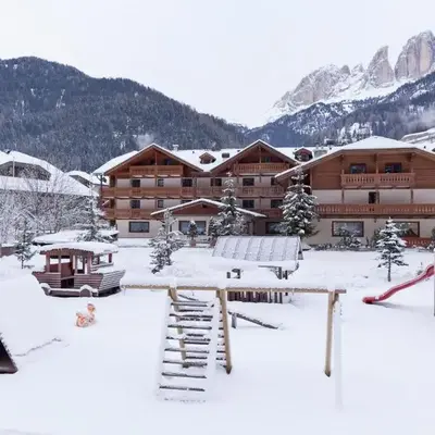Hotel Sella Ronda Serenella - A 50 mt dalle piste da sci