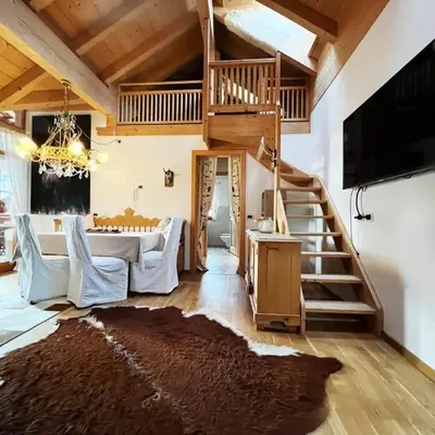 Lüch dl Mone y Chalets