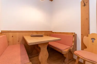 a microwave oven sitting on top of a counter at Suite Tre Cime in Alleghe