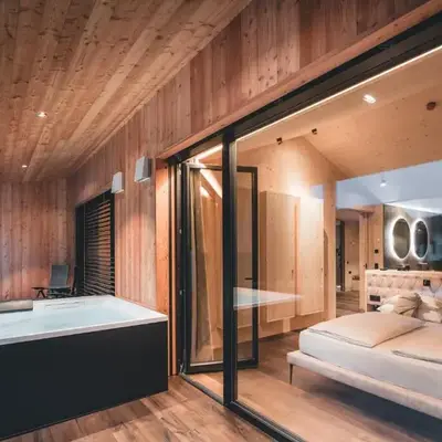 Luxury Spa Suite