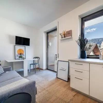 Lumos - The City Center Apartment