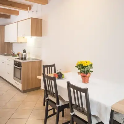 Vintler Apartments