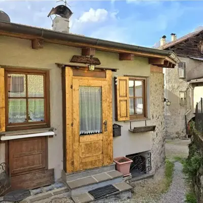 1500-year-old El Molin Cottage in the heart of Moena