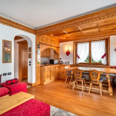 Verocai Charming Chalet R&R