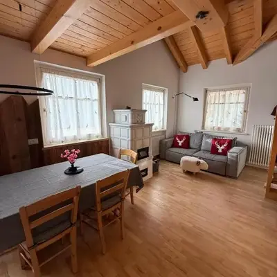 Elegante Appartamento in Campitello fi Fassa