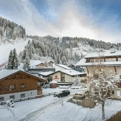 Pivan Apartments
