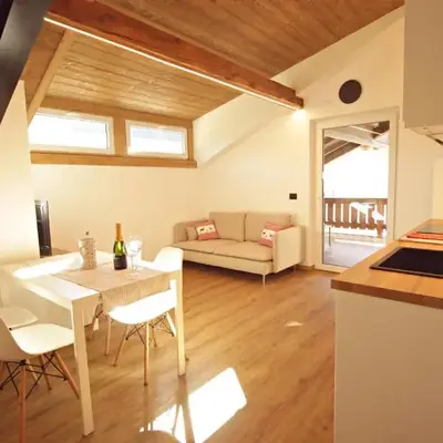 Guest House Dezulian
