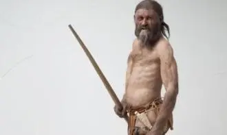a man with a beard holding a spear in his hand at Casa Similde e Casa Dolasilla in centro in Bolzano