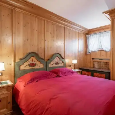 Cozy basement flat just few steps from centre