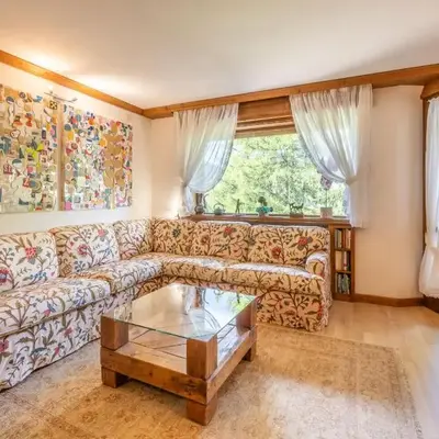 Cozy 3 bedroom with beautiful view and access to garden