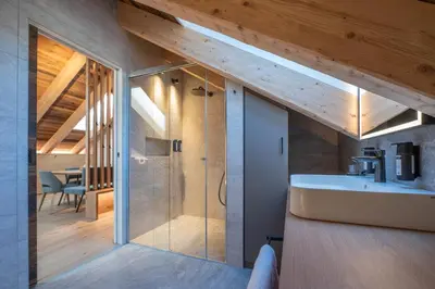 a black and white bath tub in a room at Il rifugio dei sogni - Exclusive Apartments in San Sigismondo