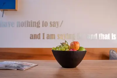a bowl of fruit sitting on top of a table at Frühmesserhaus Refugium zu Sanct Kassian in Lagundo