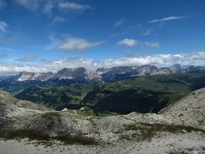 a view of the mountains from the top of a mountain at Lüch da Spescia in La Valle