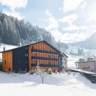 Kyrr Smart Mountain Retreat