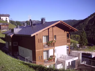 a house on top of a hill at Ciasa Sunara in Colfosco