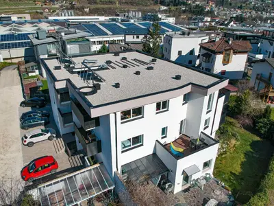 an aerial view of a white house at Apartment Le rose di Marianne - ovest in Varna