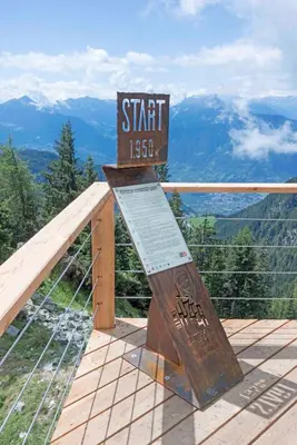 a sign on the top of a mountain at Hotel-Garni Appartement Gartenheim in Schenna