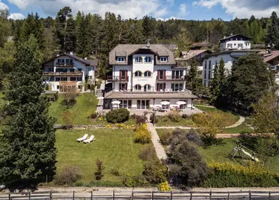 an aerial view of a large house at Residence Belmonte in Collalbo