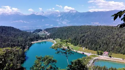 a view of a lake with mountains in the background at Appartamento 