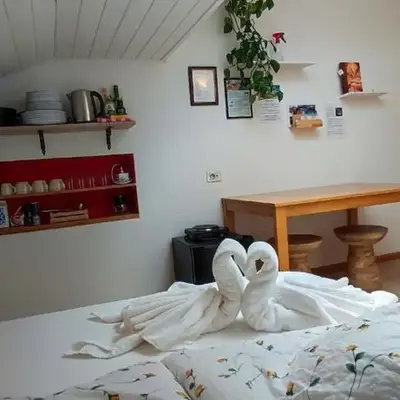 Zimmer mit Bad und Garagenparkplatz