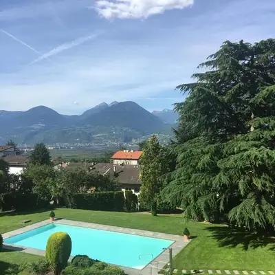 sonnige schicke Ferienwohnung Meran Pienzenau