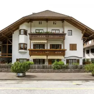 Sylvester Apartment